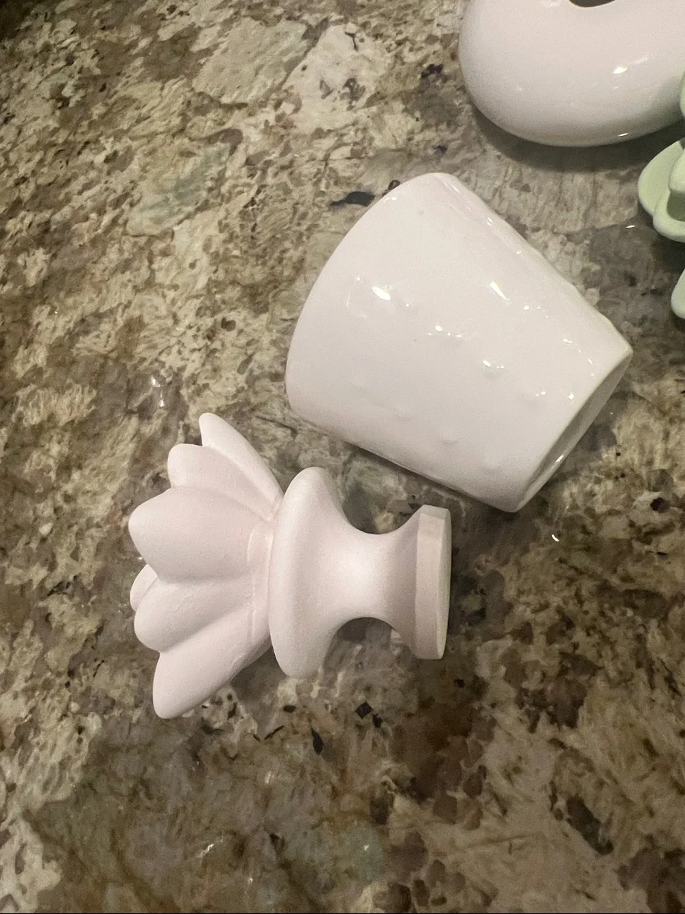 N/A white ceramic
